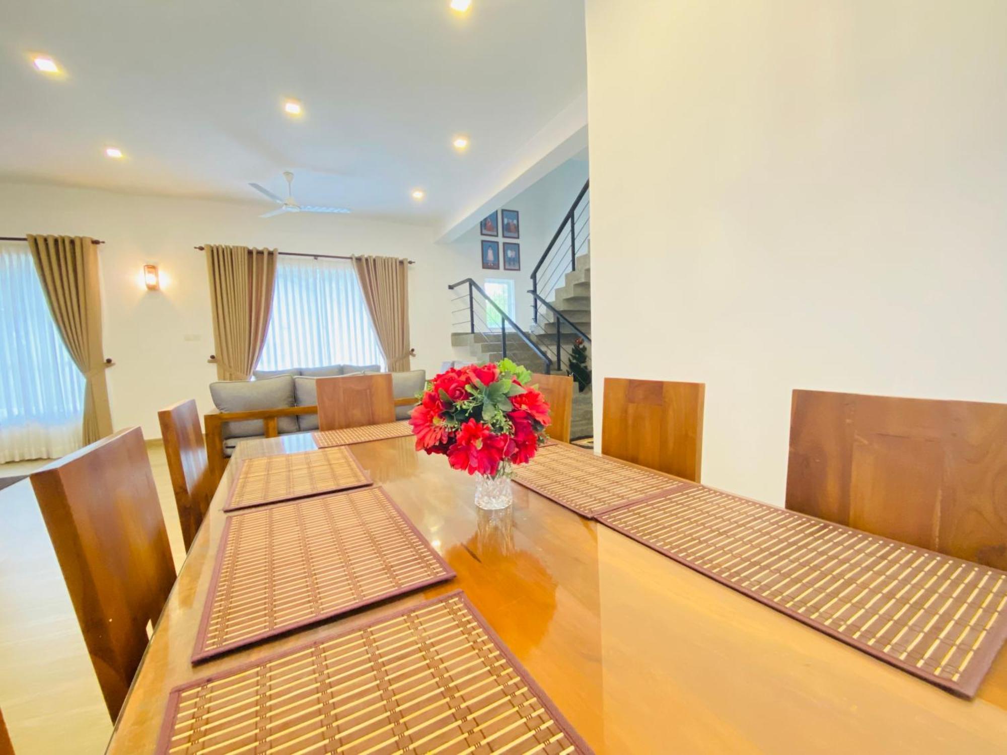 Srimadis Villa Near Airport - Negombo Buitenkant foto