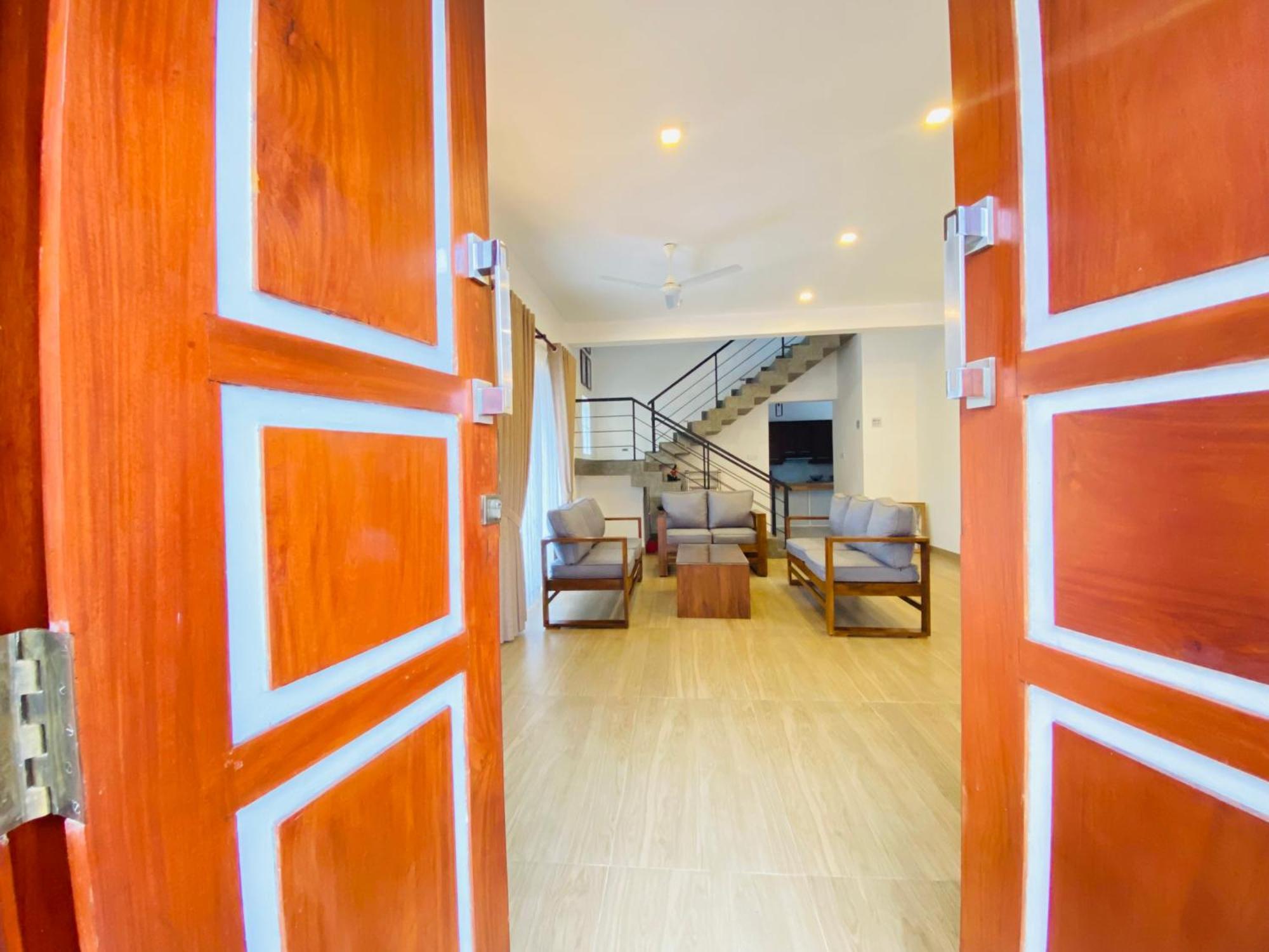 Srimadis Villa Near Airport - Negombo Buitenkant foto